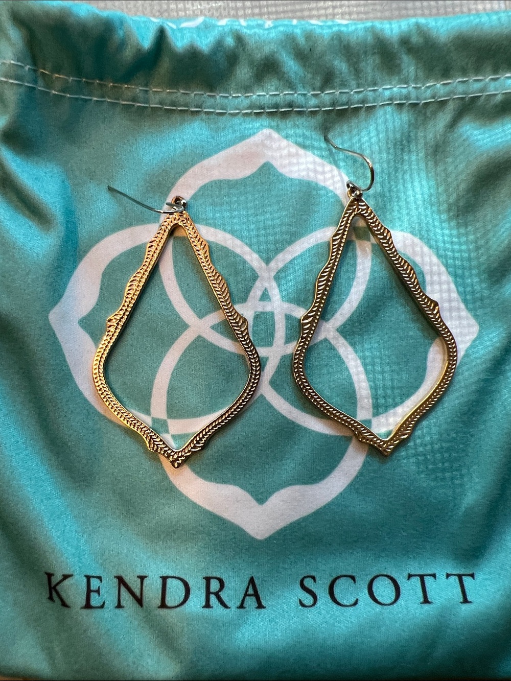 Kendra Scott SOPHEE 2.75” Earrings